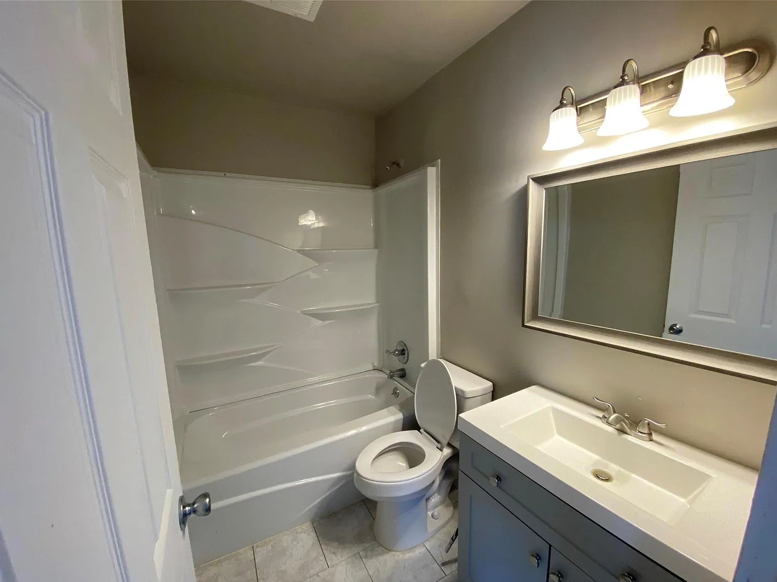 1 bed, 1.0 bath, 2556 sqft, $895 — Photo 4