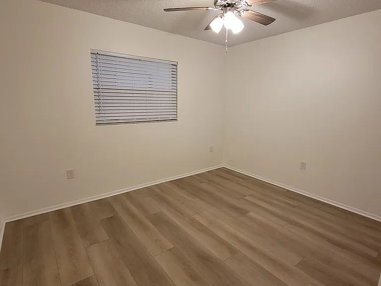 7237 Cloister Dr — Photo 10