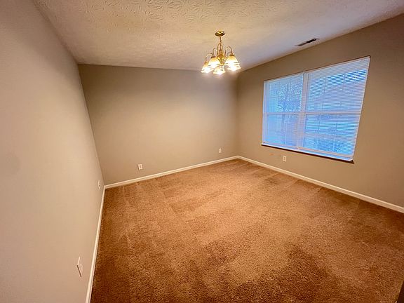 5th image of 1047 Swinton Way