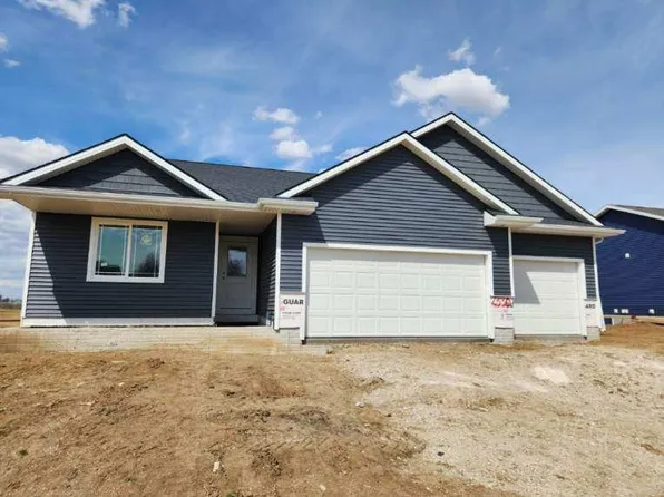 2330 N 8th Ave E, Newton, IA 50208