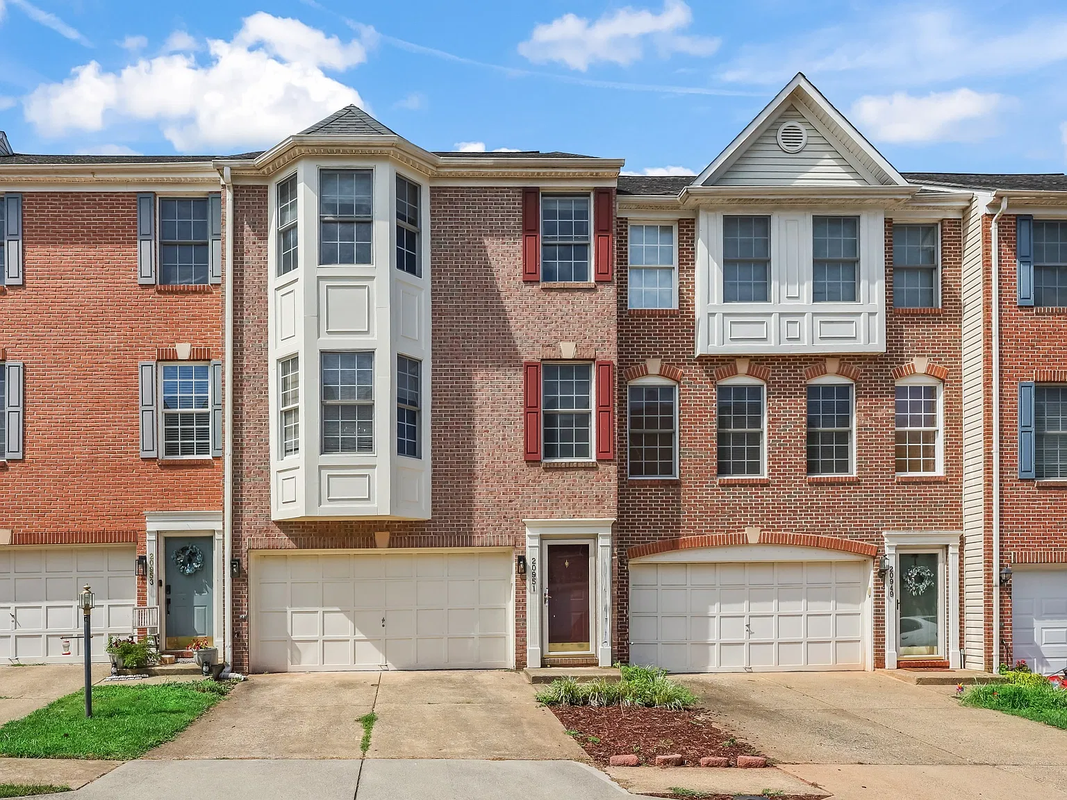 3 bed, 2542 sqft, $3,250 — Photo 1