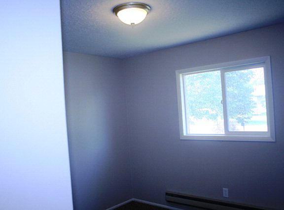 4th image of 200 N Blossom Dr