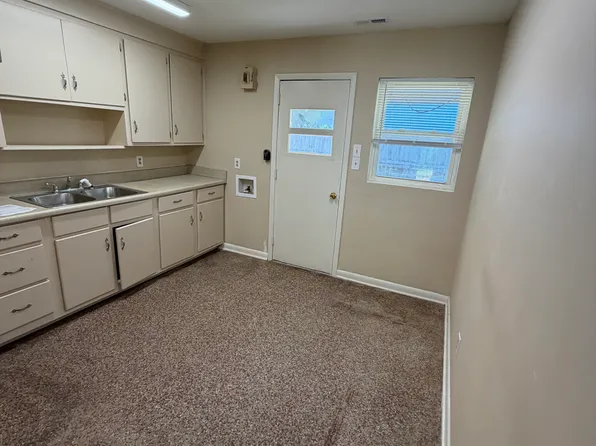 851 W Warren St APT 6, Shelby, NC 28150