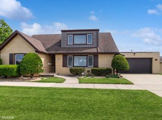 2102 Norwood Ave, Melrose Park, IL 60160