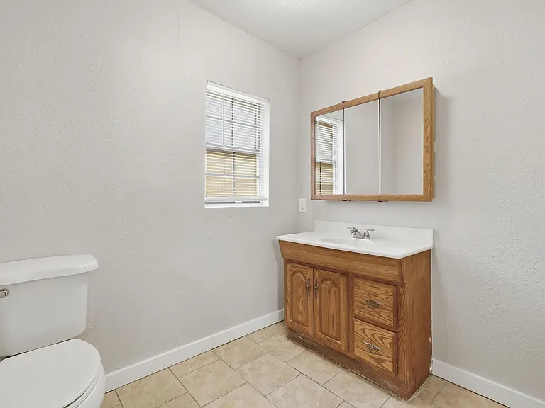 2034 Collins Ave — Photo 16