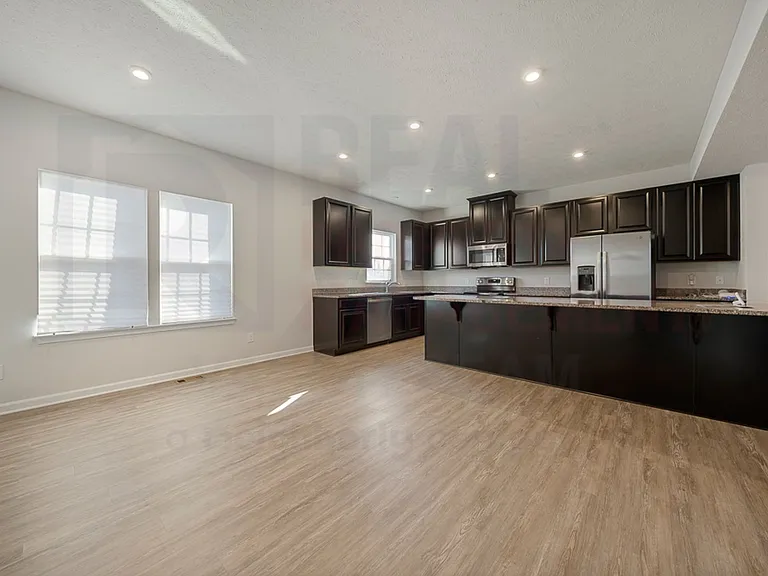 4011 N Steels Cir — Photo 21