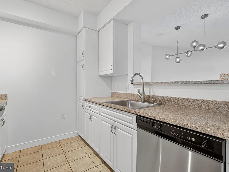555 Massachusetts Ave NW #1019 — Photo 12