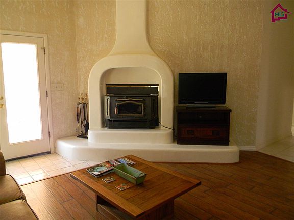 5th image of 2147 Pioneer Ave