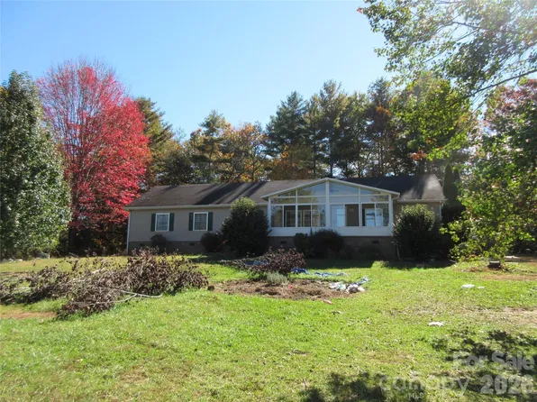 221 Jubilation Dr, Hendersonville, NC 28791