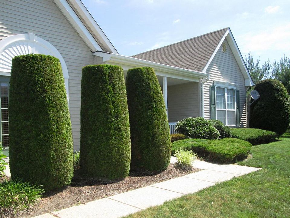 1st image of 49 Deerchase Ln