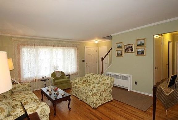 3rd image of 91 Nassau Dr
