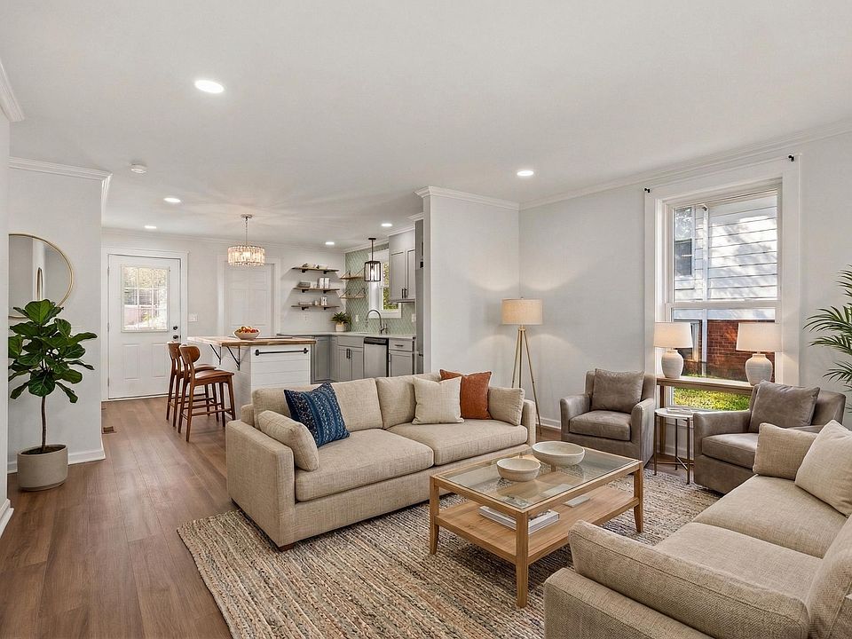 7th image of 12 Hudson St