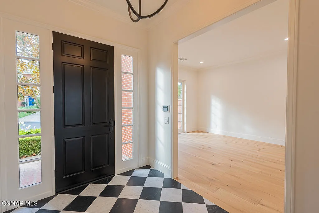 4 bed, 3758 sqft, $22,000 — Photo 4