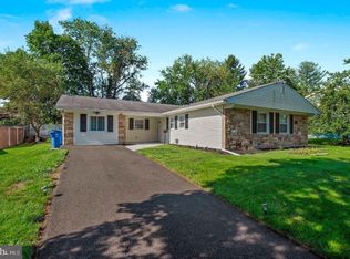 62 Holstone Ln, Willingboro, NJ