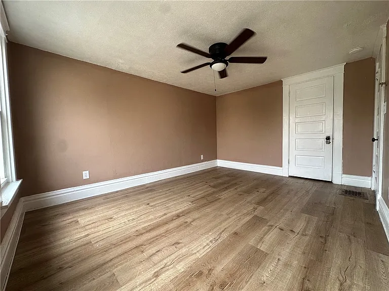 431 W Wayne St — Photo 13