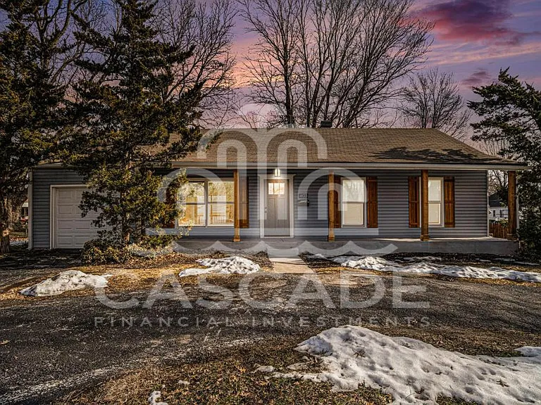 403 NW Village Dr — Photo 15