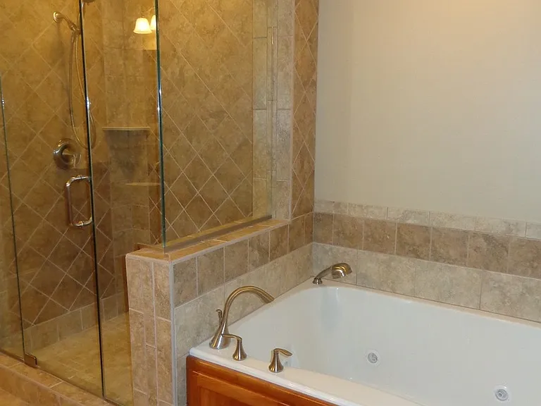 4500 Pretty Lake Ave #B2 — Photo 10