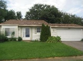 2631 Rolling Meadows Dr, Naperville, IL 60564