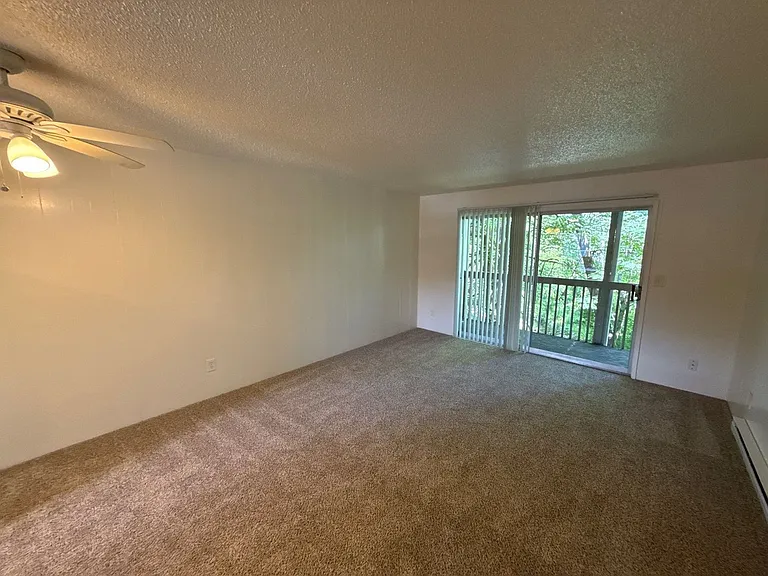 528 SW Levens St #11 — Photo 7