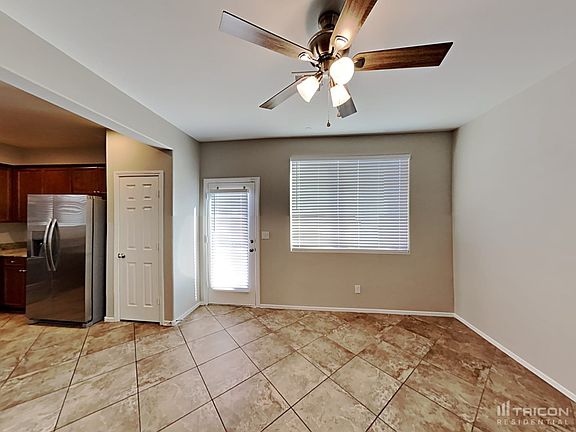 4th image of 1036 Water Cove St