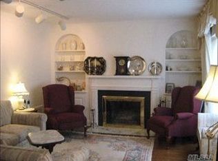 81 Bournedale Rd S, Manhasset, NY 11030