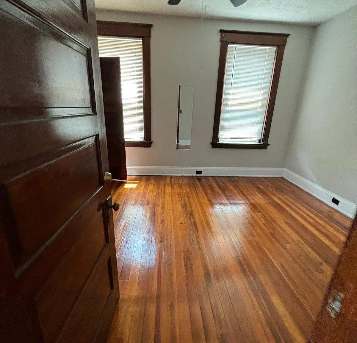 2902 Short Vine St — Photo 2