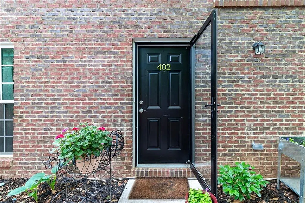 2 bed, 2.0 bath, 1147 sqft, $1,595 — Photo 1