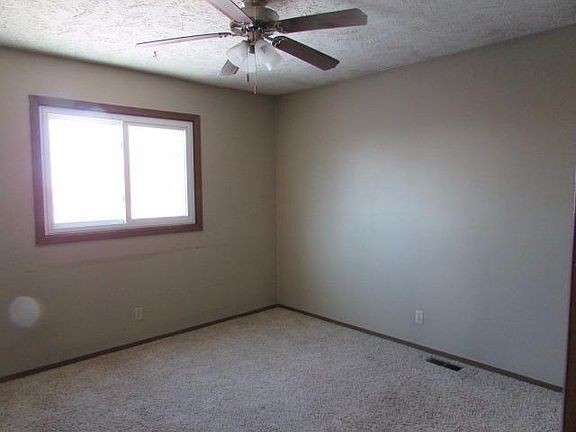 5th image of 5233 Goldenrod Cir