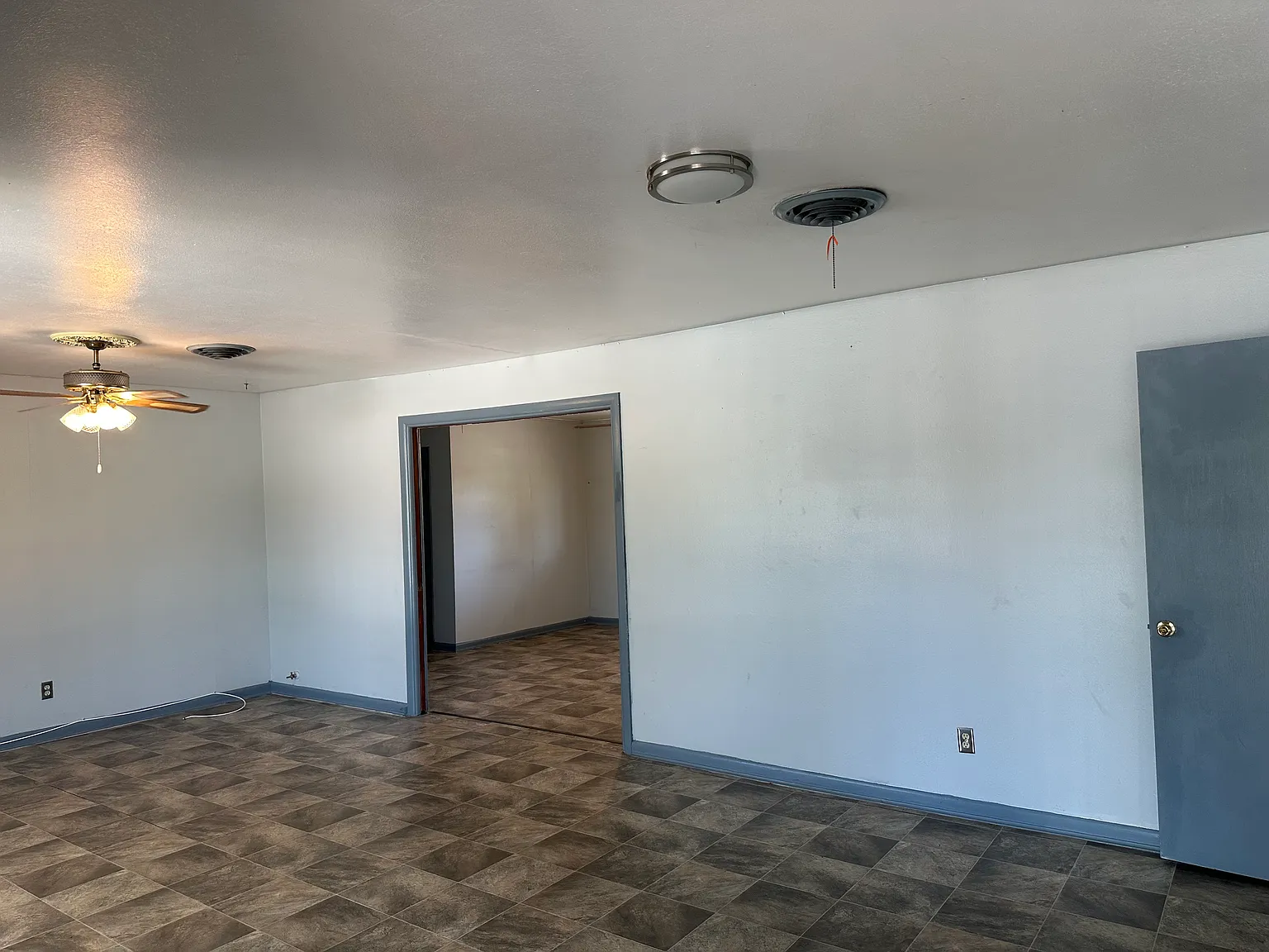 3 bed, 1789 sqft, $1,275 — Photo 2