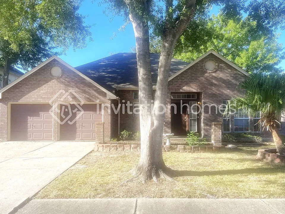 7327 Maple Walk Dr