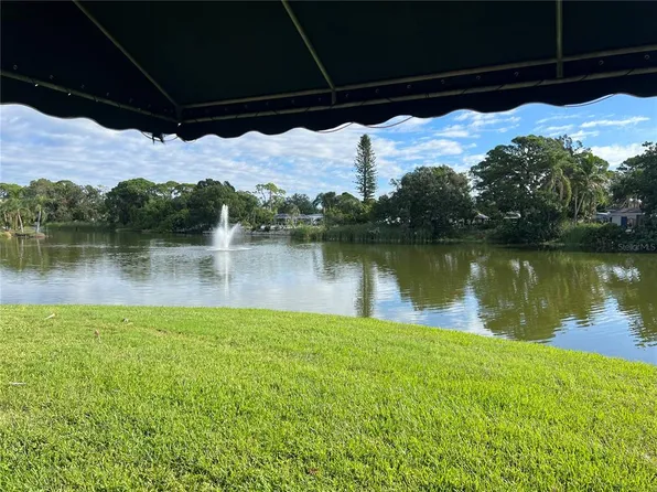 5699 Ashton Lake Dr #8-13, Sarasota, FL 34231