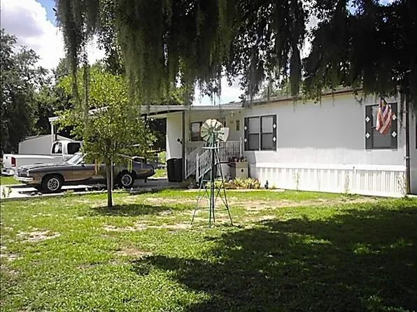 9631 Starline Dr, Dade City, FL 33525