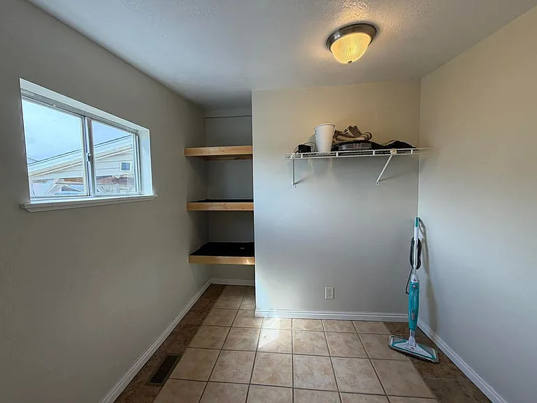 178 W Geneva Dr — Photo 22