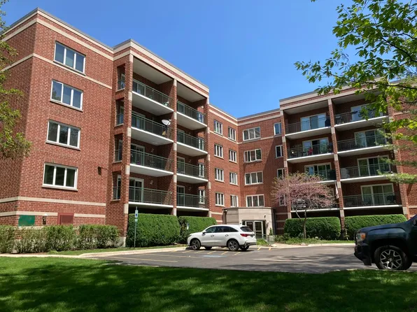 5320 N Lowell Ave APT 308, Chicago, IL 60630