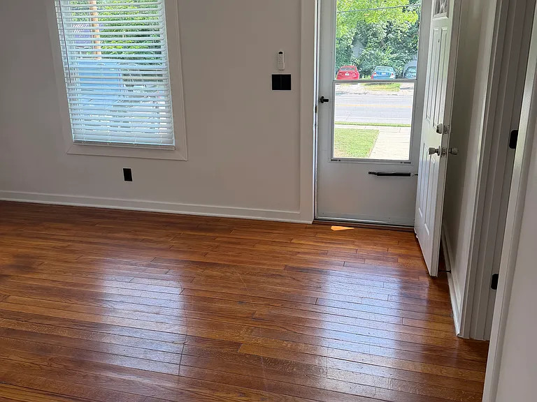 1307 W Worley St — Photo 4