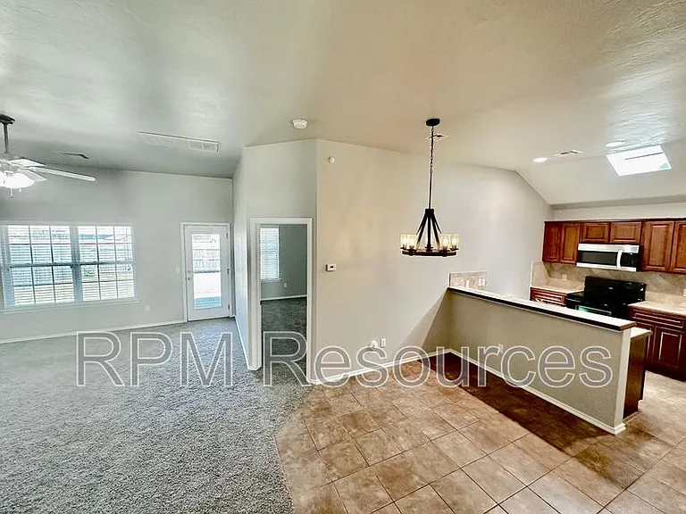 11121 NW 6th Ter — Photo 5