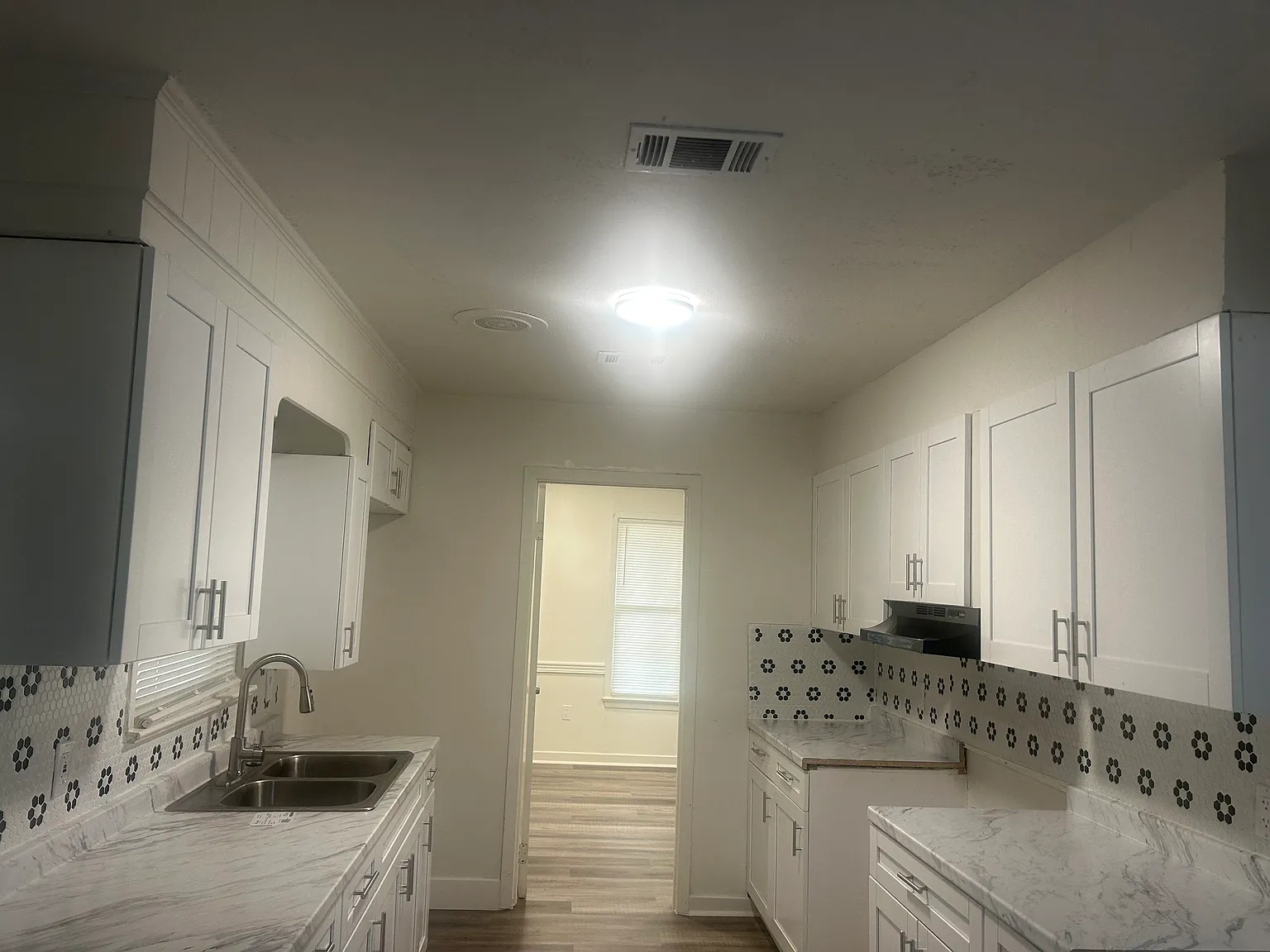 4 bed, 1800 sqft, $1,450 — Photo 2