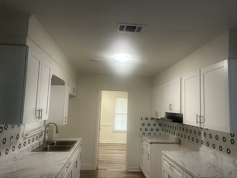 637 Briarcliff Cir — Photo 2