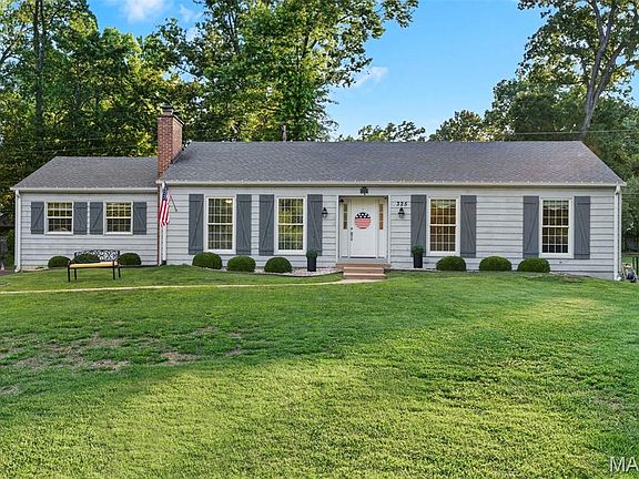 2nd image of 325 Nantucket Dr