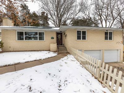 2147 Orchard Dr, Dubuque, IA, 52001