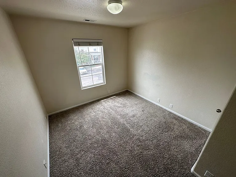 2057 Creekridge Point — Photo 9