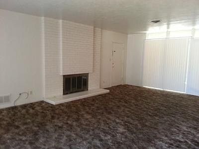 4th image of 305 W Kaweah Ave