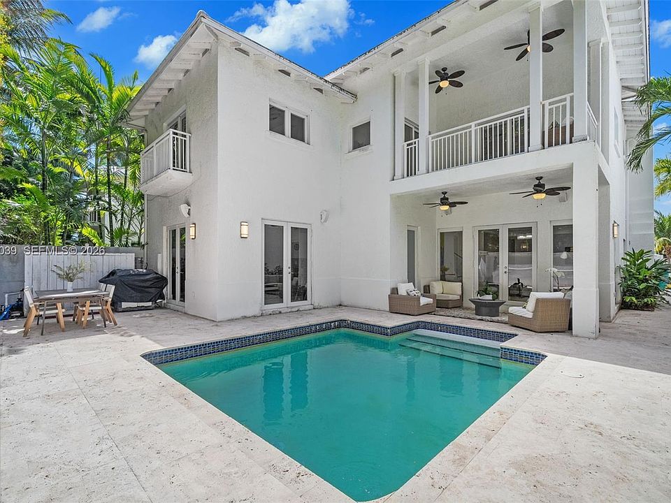 1st image of 6 Coconut Ln