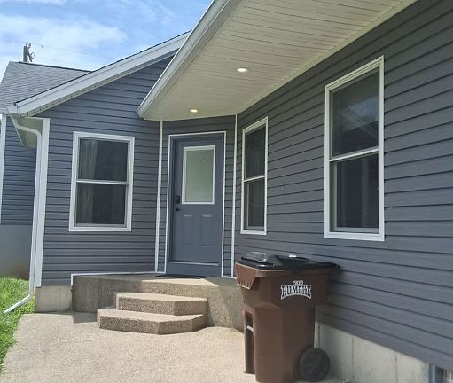 2nd image of 623 S College Ave