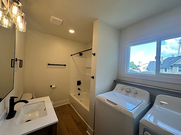 4th image of 59 E Walworth Ave #2
