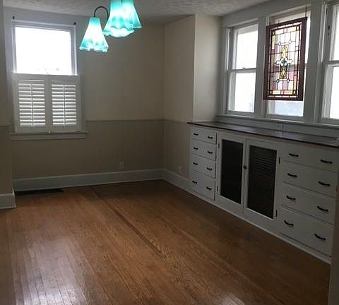 4th image of 2840 Markbreit Ave