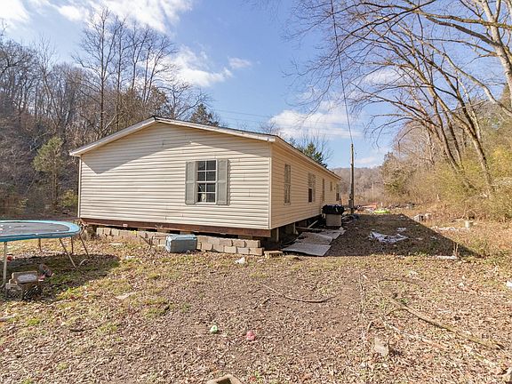 4th image of 185 Honeysuckle Ln