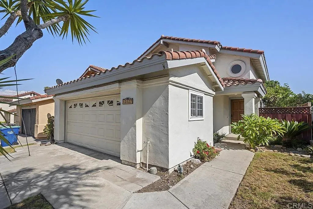 3 bed, 1596 sqft, $4,650 — Photo 2