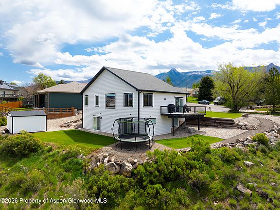 3rd image of 47 Willow View Way