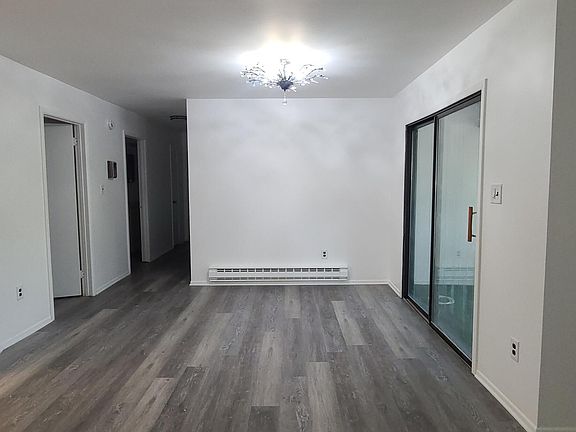 5th image of 120 Amberly Drive #K